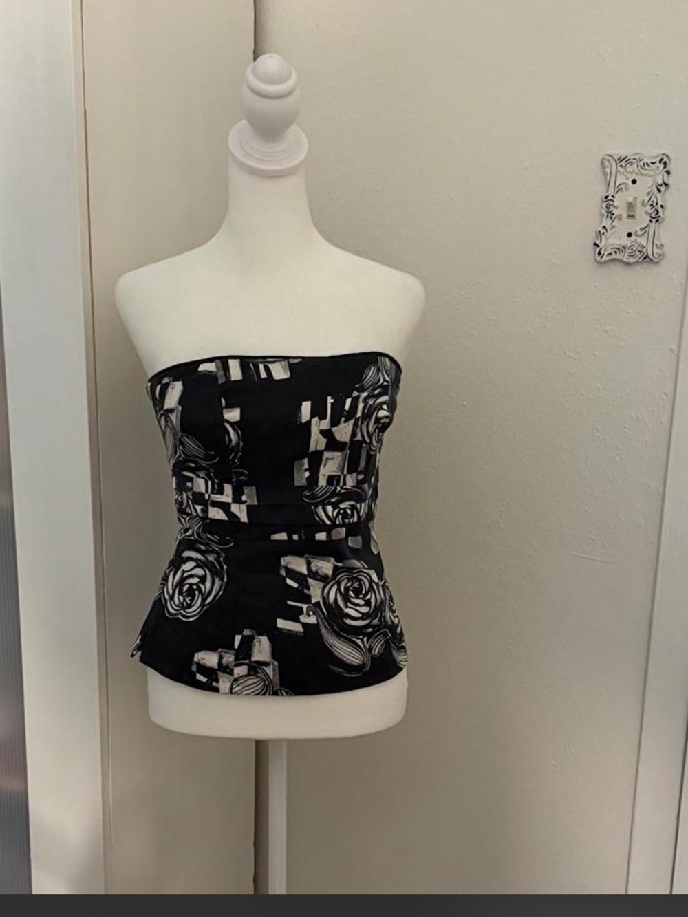 Y2k vintage White House Black Market black and white strapless corset tube top